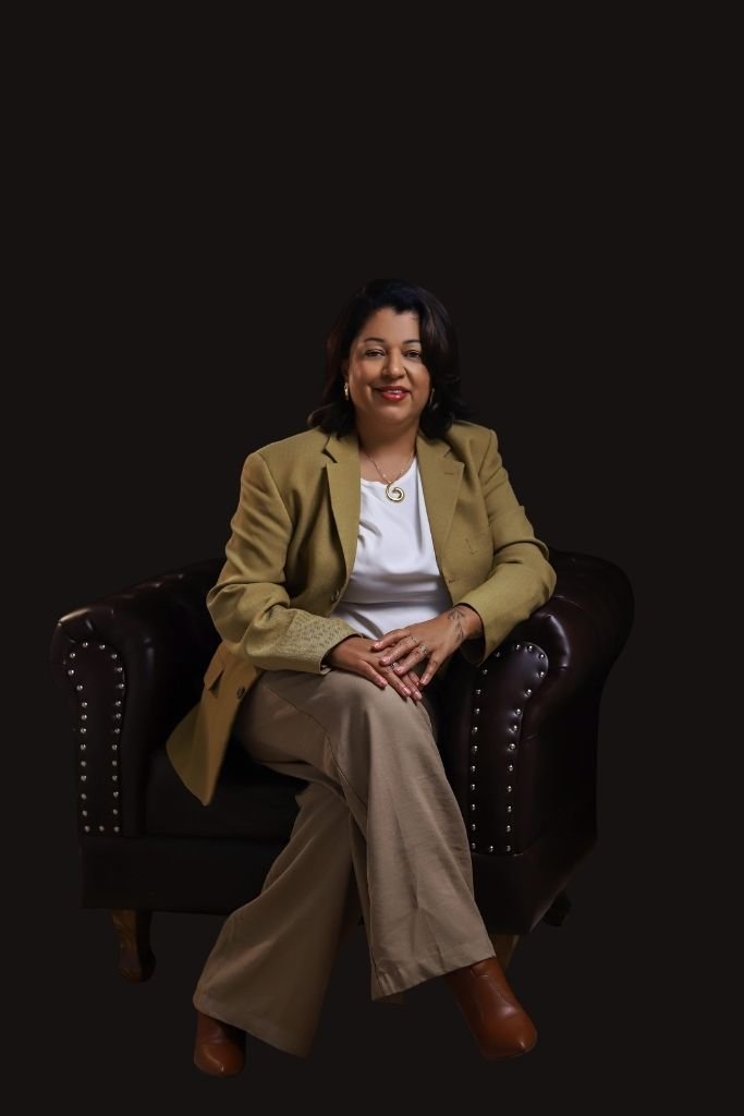 Foto de Cinara, Especialista em Beleza e Bem-Estar Feminino